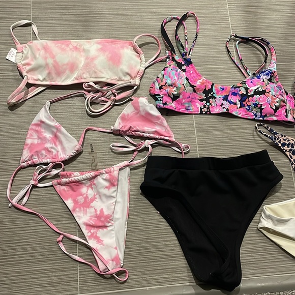 Bikini bundle - Picture 3 of 5